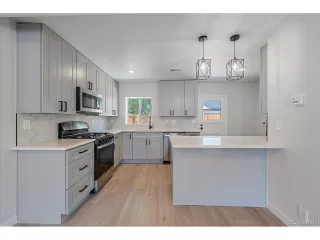 Photo #4: 3806725 Listing