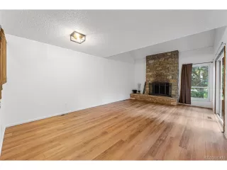 Photo #5: 3809641 Listing