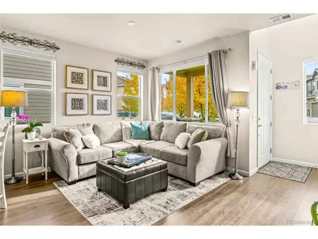MLS: 3812735 Condo For Sale