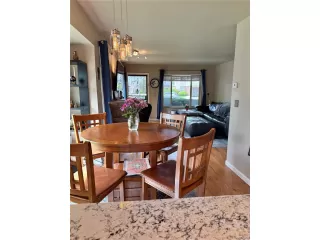 Photo #5: 3813676 Listing