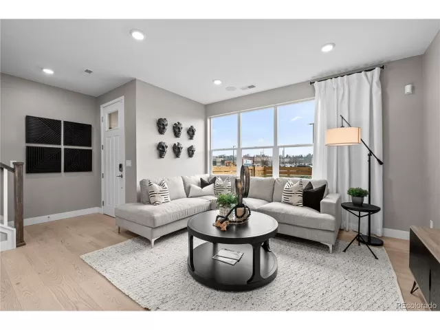 MLS: 3814582 Condo For Sale