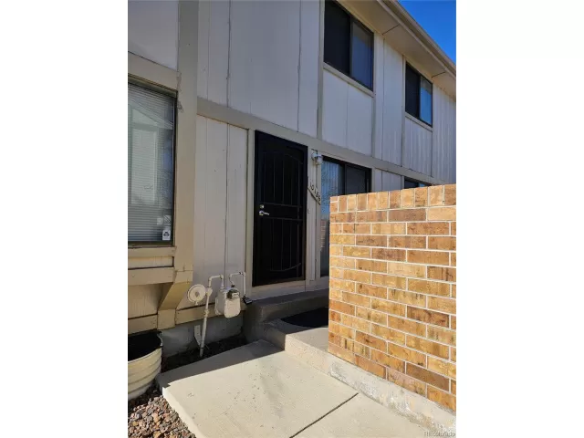 MLS: 3830079 Condo For Sale