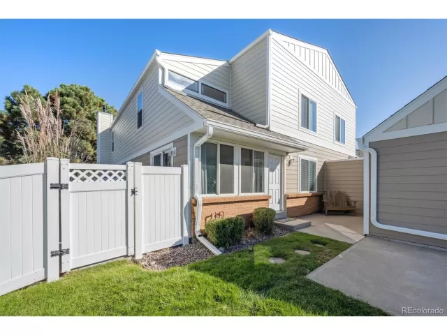 MLS: 3839161 Condo For Sale