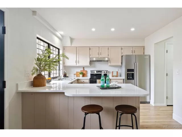 MLS: 3840405 Condo For Sale