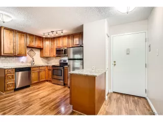 Photo #3: 3842181 Listing