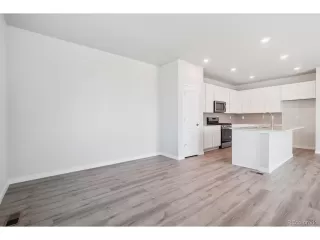 Photo #4: 3851916 Listing