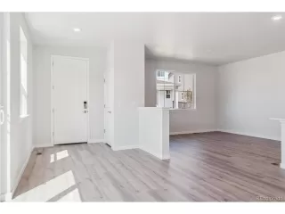 Photo #6: 3851916 Listing