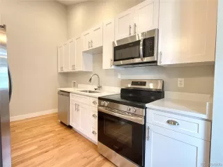 Photo #3: 3860586 Listing