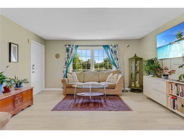 MLS: 3861983 Condo For Sale