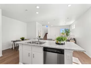 Photo #2: 3877737 Listing