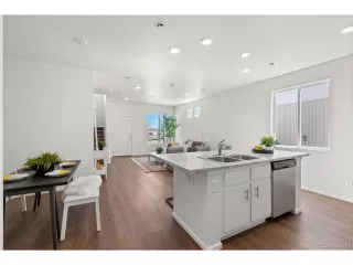 Photo #3: 3877737 Listing