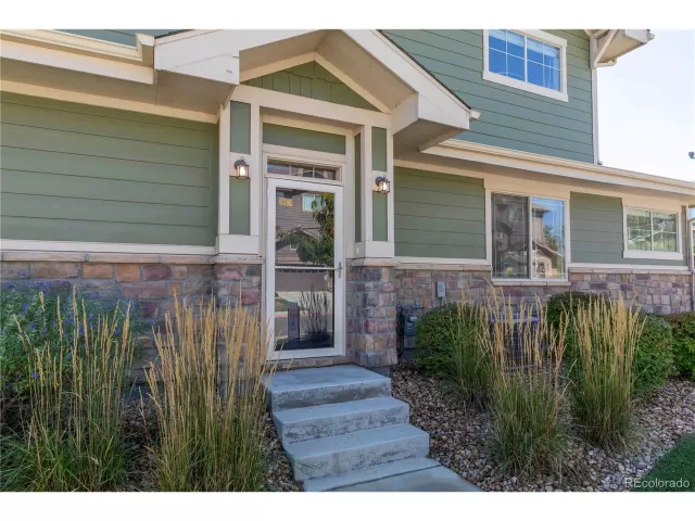 MLS: 3878881 Condo For Sale