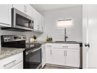 Photo #5: 3879059 Listing