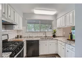 Photo #5: 3879592 Listing