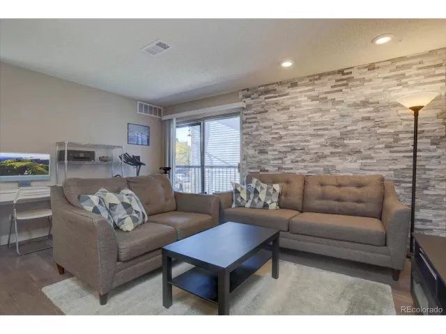 MLS: 3880895 Condo For Sale