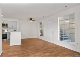 Photo #4: 3884409 Listing