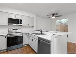 Photo #6: 3884409 Listing