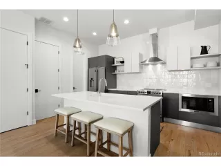 Photo #6: 3885350 Listing