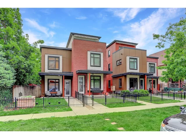 MLS: 3887873 Condo For Sale