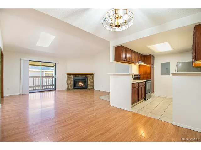 MLS: 3888723 Condo For Sale