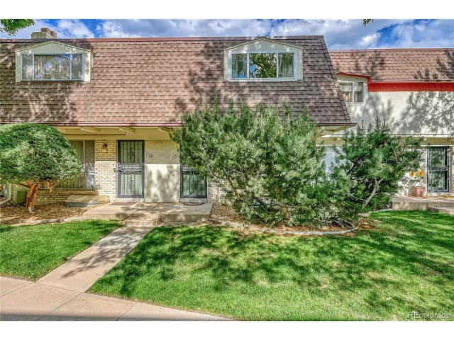 MLS: 3888825 Condo For Sale