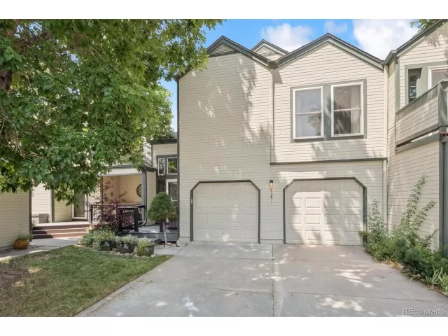 MLS: 3892887 Condo For Sale