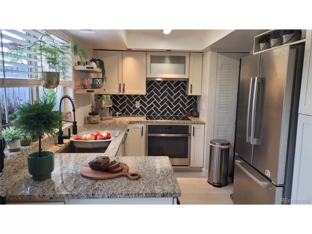 MLS: 3896939 Condo For Sale