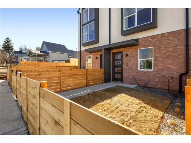 MLS: 3898076 Condo For Sale