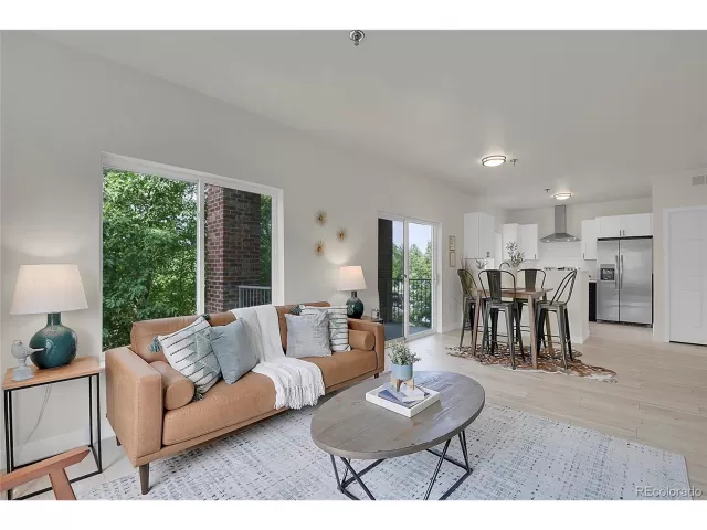 MLS: 3898633 Condo For Sale