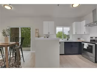 Photo #2: 3898633 Listing 