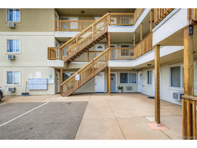 MLS: 3900469 Condo For Sale
