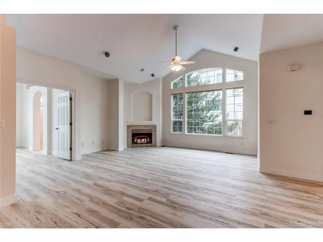 MLS: 3901041 Condo For Sale