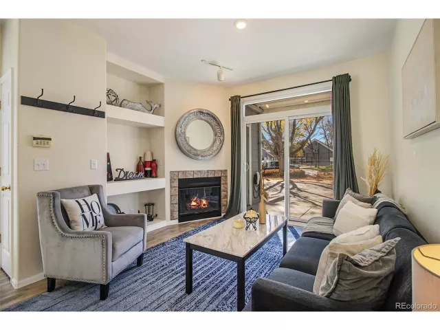 MLS: 3906348 Condo For Sale