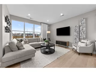 Photo #3: 3908131 Listing