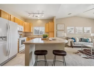 Photo #4: 3919850 Listing
