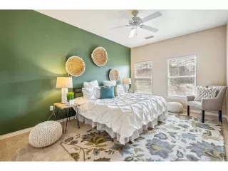 Photo #6: 3919850 Listing