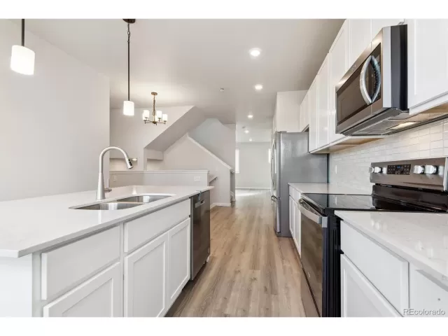 MLS: 3924229 Condo For Sale