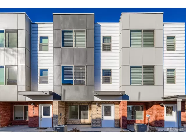 MLS: 3930081 Condo For Sale