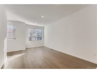 Photo #3: 3930081 Listing