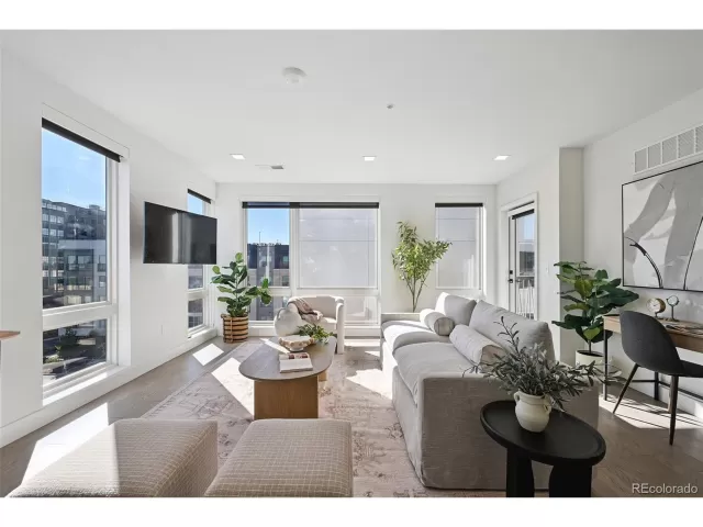 MLS: 3934237 Condo For Sale