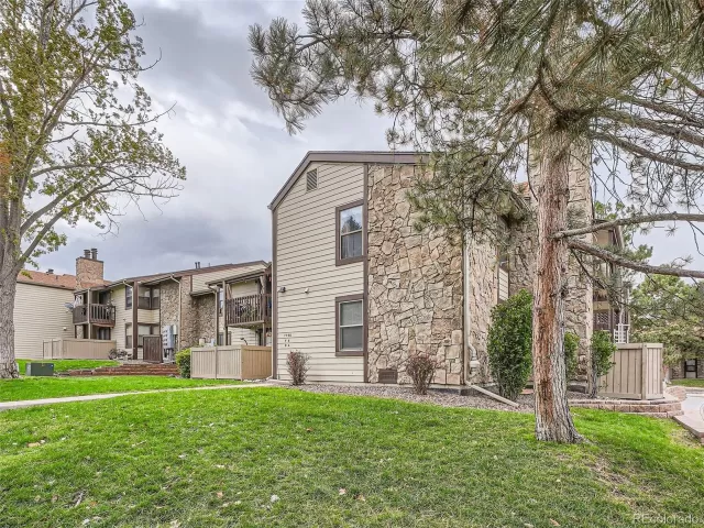 MLS: 3948498 Condo For Sale