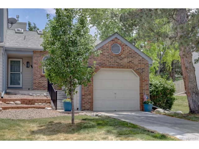 MLS: 3949026 Condo For Sale