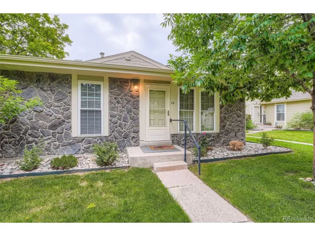 MLS: 3952757 Condo For Sale