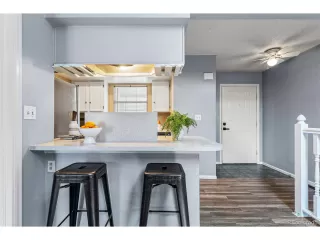 Photo #5: 3956869 Listing