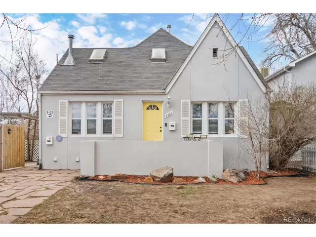 MLS: 3957607 Condo For Sale