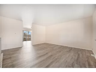 Photo #4: 3961418 Listing