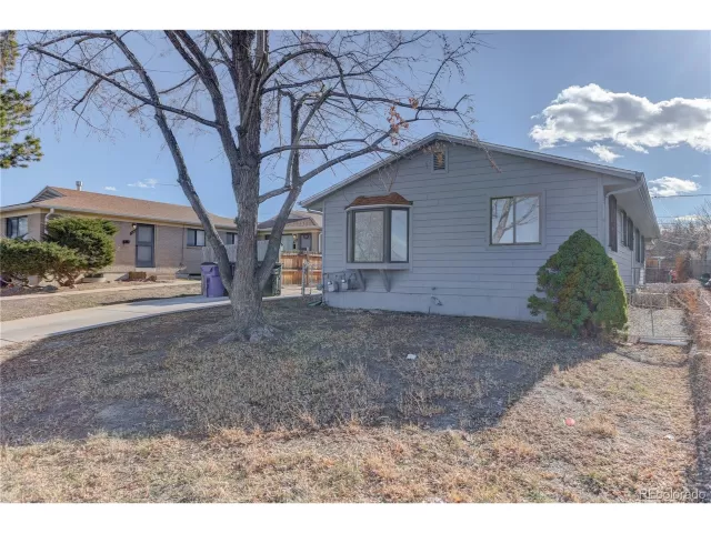 MLS: 3962223 Condo For Sale