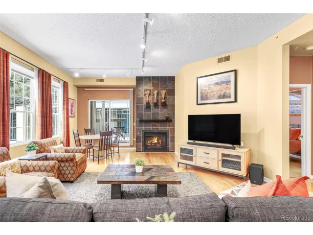 MLS: 3977477 Condo For Sale