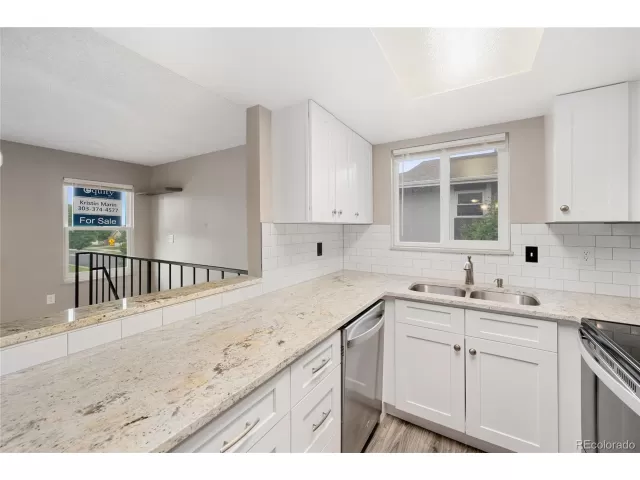 MLS: 3977595 Condo For Sale