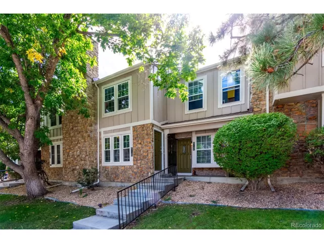 MLS: 3980637 Condo For Sale